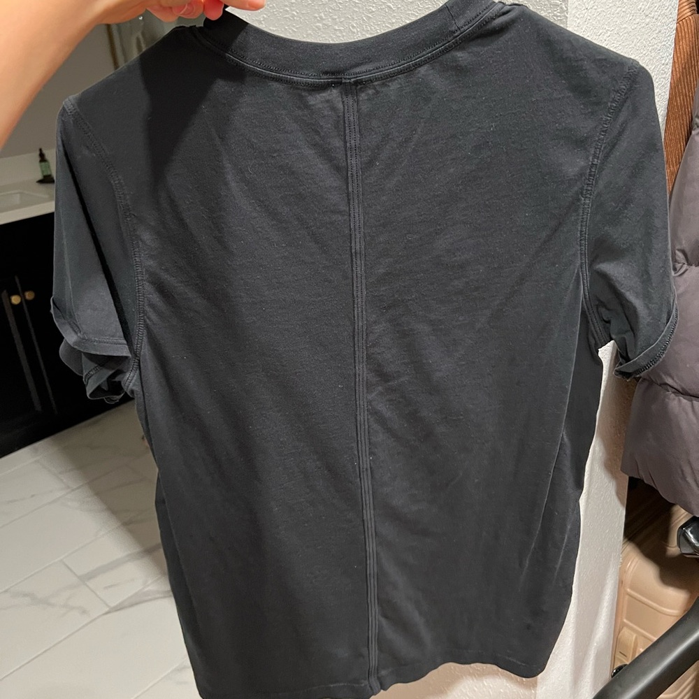 Lululemon black short sleeve t shirt